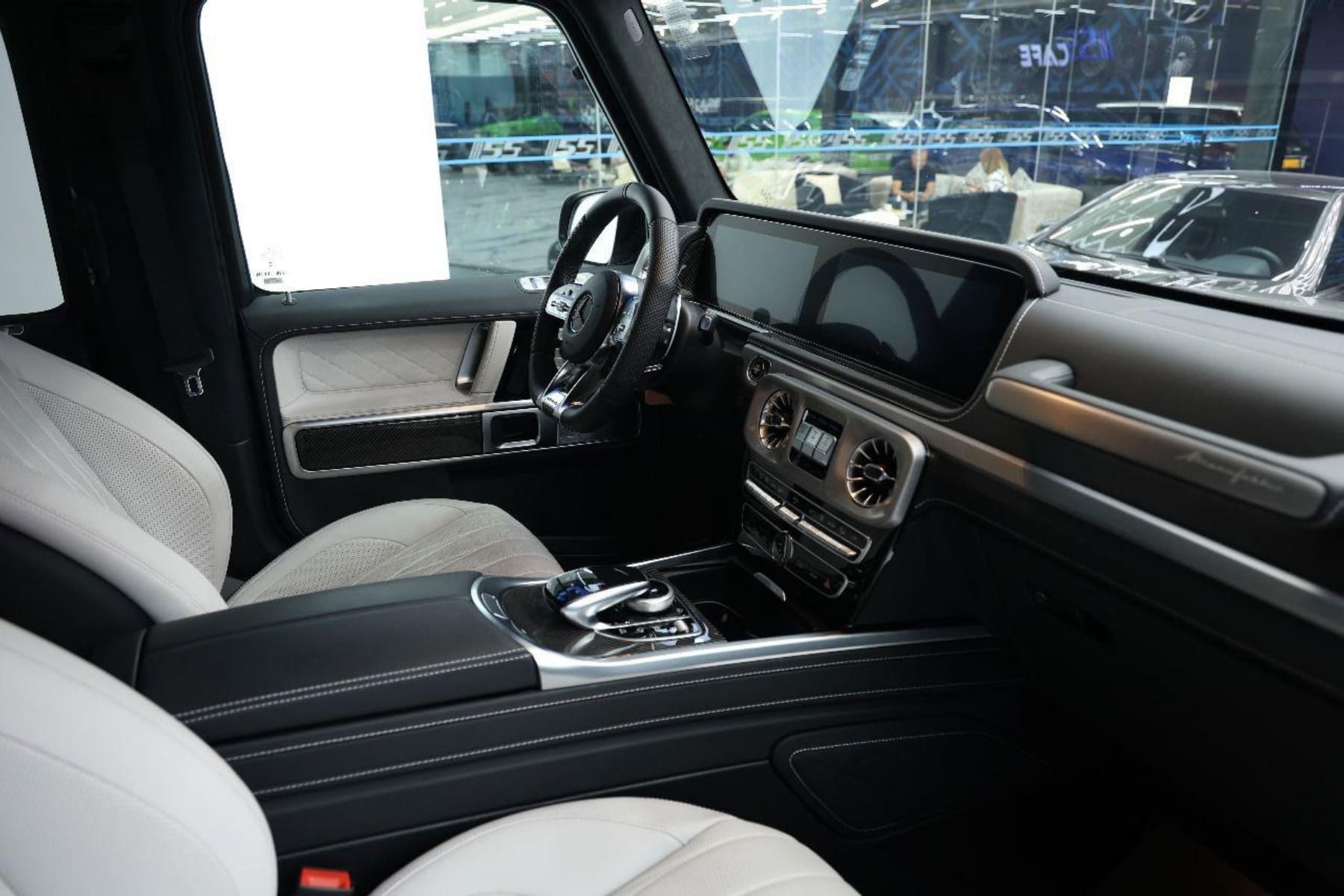 Mercedes-Benz AMG G63 view 7